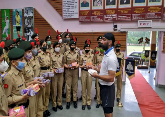 ncc-cadets-of-gcw-udhampur-visit-kargil-war-veteran-